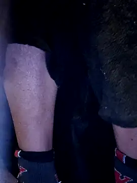 Snapshot of Aidakhan1212 chatting on 12/05/25, 04:44 Aidakhan1212 online show from 12/05/25, 04:44