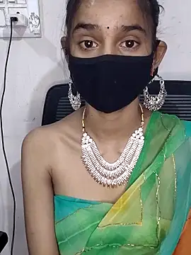 Snapshot of Aidakhan1212 chatting on 11/20/25, 09:32 Aidakhan1212 online show from 11/20/25, 09:32