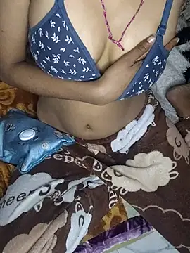 Snapshot of Aidakhan1212 chatting on 11/15/25, 08:07 Aidakhan1212 online show from 11/15/25, 08:07