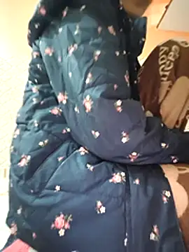 Snapshot of Aidakhan1212 chatting on 12/05/25, 06:06 Aidakhan1212 online show from 12/05/25, 06:06