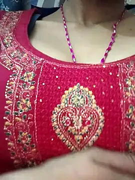 Snapshot of Aidakhan1212 chatting on 11/19/25, 03:17 Aidakhan1212 online show from 11/19/25, 03:17