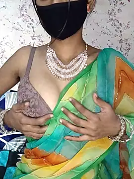 Snapshot of Aidakhan1212 chatting on 11/21/25, 10:58 Aidakhan1212 online show from 11/21/25, 10:58