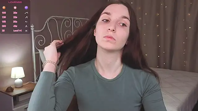 Snapshot of Miss___Eva chatting on 10/08/25, 12:12 Miss Eva online show from 10/08/25, 12:12