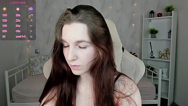 Snapshot of Miss___Eva chatting on 10/13/25, 12:12 Miss Eva online show from 10/13/25, 12:12