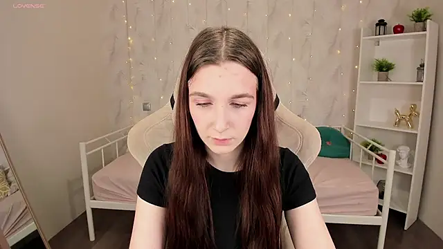Snapshot of Miss___Eva chatting on 09/16/25, 12:11 Miss Eva online show from 09/16/25, 12:11