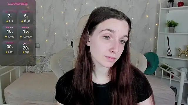 Snapshot of Miss___Eva chatting on 10/10/25, 12:11 Miss Eva online show from 10/10/25, 12:11