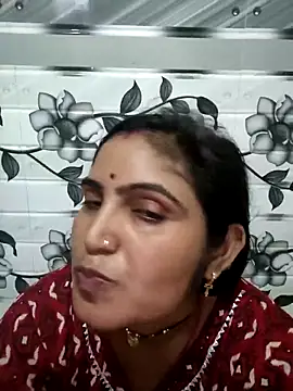 LUCKY cut online show from 04/24/26, 03:14