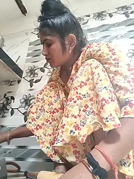 LUCKY cut online show from 04/22/26, 03:02