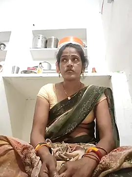 Snapshot of Nillohot chatting on 10/04/25, 11:34 Nillohot online show from 10/04/25, 11:34