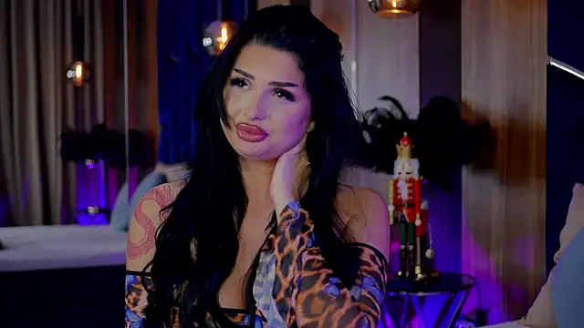 KylieKroftt online show from 12/21/25, 10:21