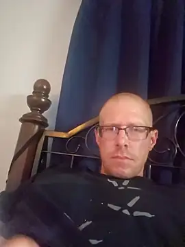 MrLeakyHelmet online show from 09/08/25, 04:17