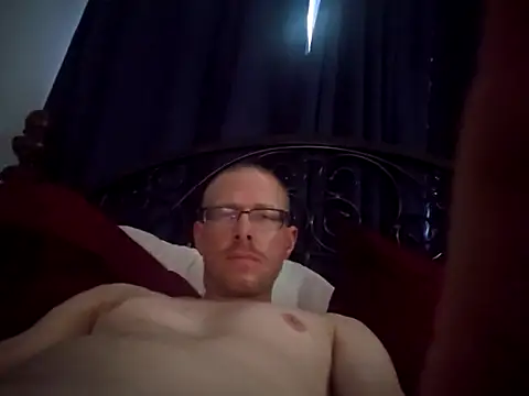 MrLeakyHelmet online show from 09/15/25, 01:00