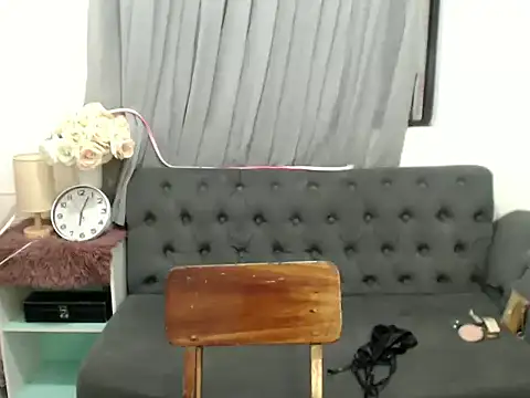 Snapshot of Misskatexx chatting on 12/17/25, 10:09 Misskatexx online show from 12/17/25, 10:09