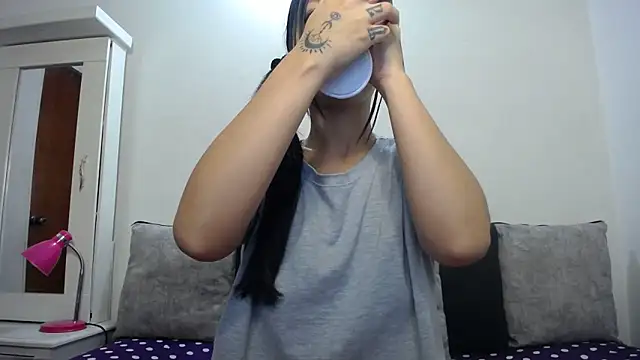 Taylormegan online show from 10/25/25, 01:23