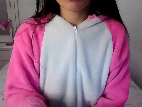 Snapshot of Taylormegan chatting on 07/07/26, 01:36 Taylormegan online show from 07/07/26, 01:36
