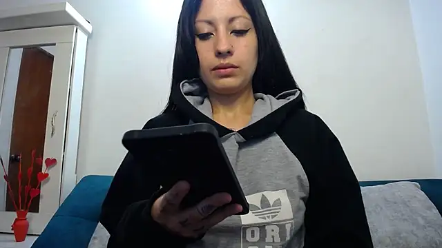 Taylormegan online show from 12/05/25, 12:54