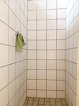 SweetSlenderChoc online show from 04/08/26, 07:43