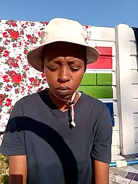 SweetSlenderChoc online show from 04/10/26, 02:02