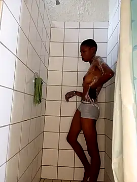 SweetSlenderChoc online show from 04/07/26, 01:13