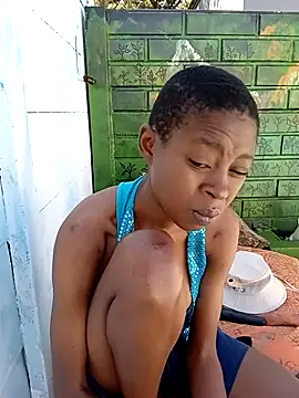 SweetSlenderChoc online show from 04/18/26, 11:01