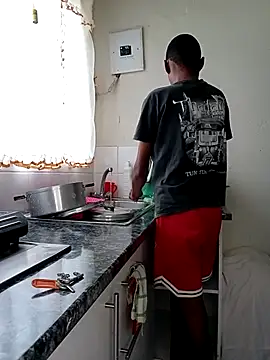 SweetSlenderChoc online show from 04/15/26, 09:26