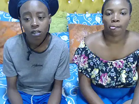 SweetSlenderChoc online show from 02/15/26, 07:35