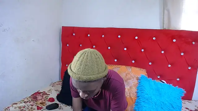 SweetSlenderChoc online show from 12/16/25, 02:10