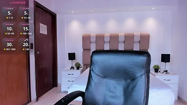 sofiapalacioss online show from 04/10/26, 07:54