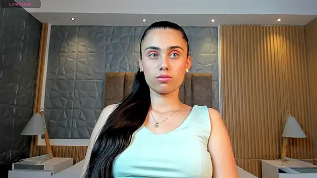 sofiapalacioss online show from 12/19/25, 07:38