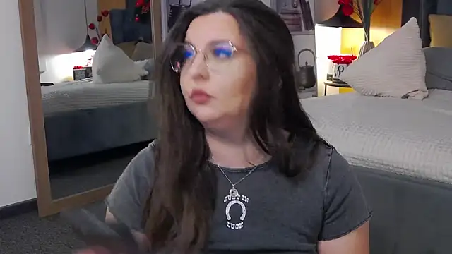 Mia Swano online show from 12/14/25, 02:07