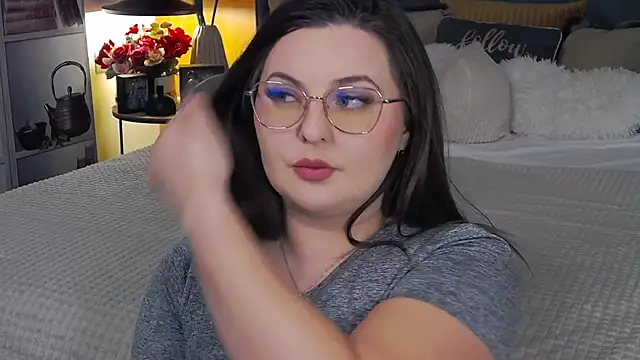 Mia Swano online show from 11/23/25, 10:42