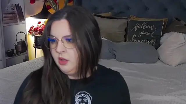 Mia Swano online show from 11/28/25, 02:34