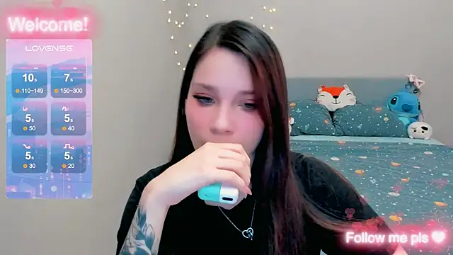 Kitten Alissa online show from 12/15/25, 06:14