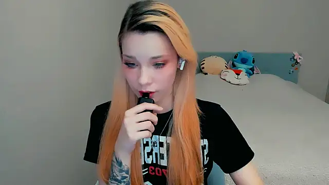 Kitten Alissa online show from 10/13/25, 07:15