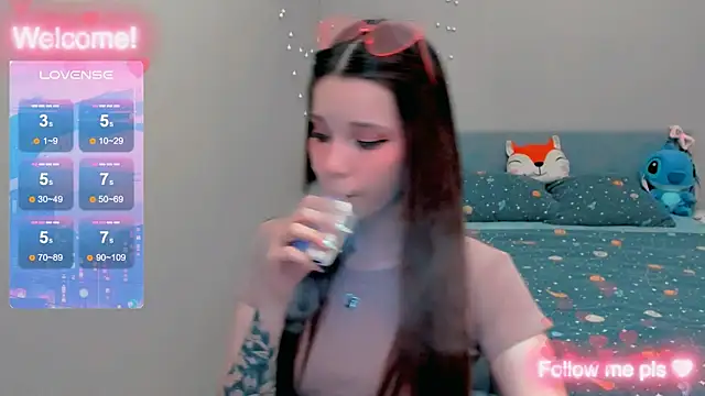 Kitten Alissa online show from 12/22/25, 05:46