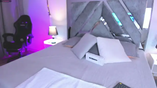 jasmincollin  online show from 02/05/26, 03:02