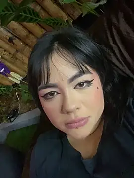 jasmincollin  online show from 11/02/25, 01:43