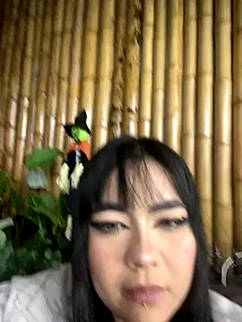 jasmincollin  online show from 10/31/25, 01:24