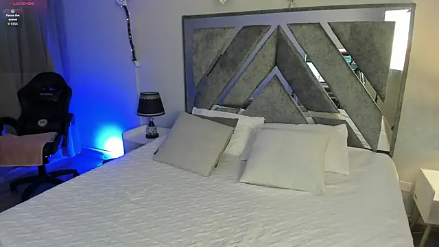 jasmincollin  online show from 02/18/26, 02:42