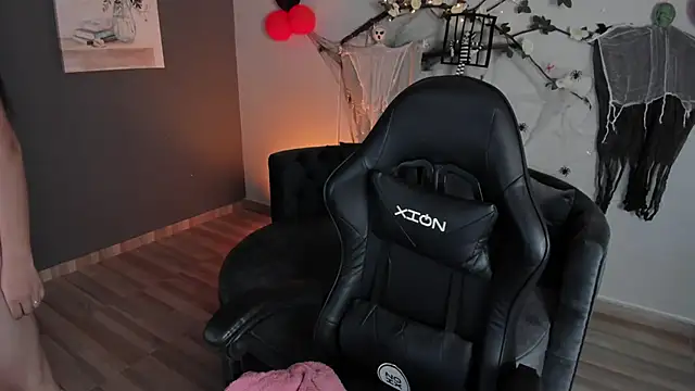 jasmincollin  online show from 10/15/25, 02:32