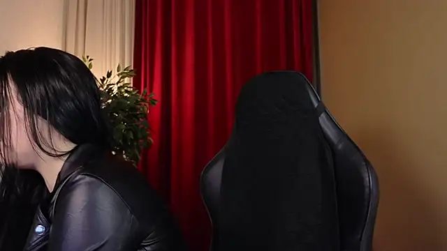 Jolie Orchid online show from 12/04/25, 12:26