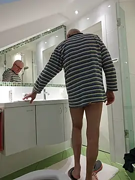 Oldmenhot66 online show from 04/01/26, 04:58