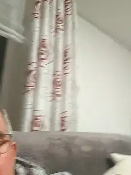 Oldmenhot66 online show from 10/30/25, 05:10