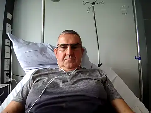 Oldmenhot66 online show from 10/21/25, 08:36