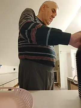 Oldmenhot66 online show from 01/12/26, 05:36