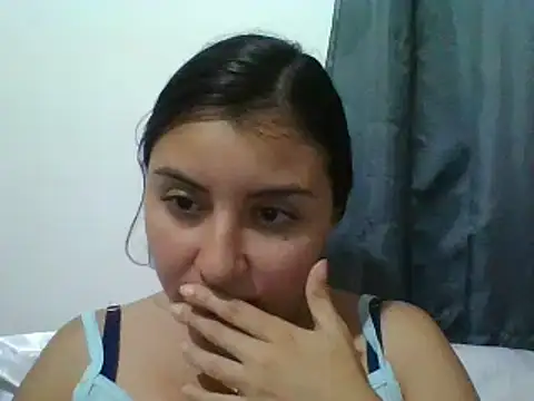 Snapshot of _Romilly_ chatting on 10/22/25, 02:44 Romilly online show from 10/22/25, 02:44