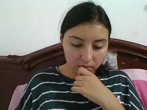 Snapshot of _Romilly_ chatting on 07/17/26, 02:53 Romilly online show from 07/17/26, 02:53