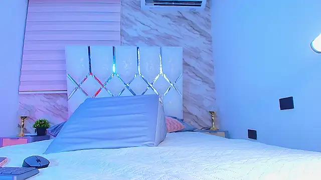 Snapshot of collet_1 chatting on 02/26/26, 11:54 collet 1 online show from 02/26/26, 11:54