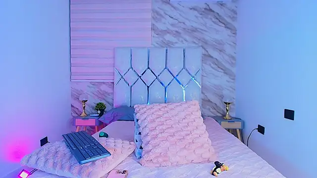 Snapshot of collet_1 chatting on 01/16/26, 12:09 collet 1 online show from 01/16/26, 12:09