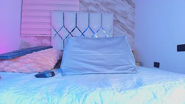 Snapshot of collet_1 chatting on 03/08/26, 12:08 collet 1 online show from 03/08/26, 12:08